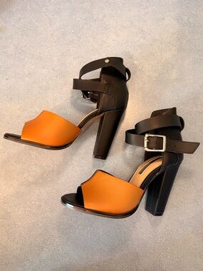 BCBGeneration Cognac & Black 4” Block Heel Day Sandal Size 6/36 NIB